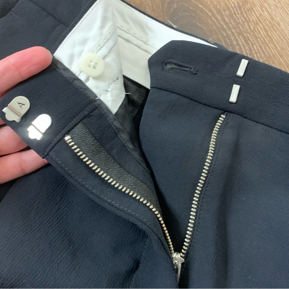 Aritzia The Effortless Short Mini Crepett Black 12 - Picture 4 of 7